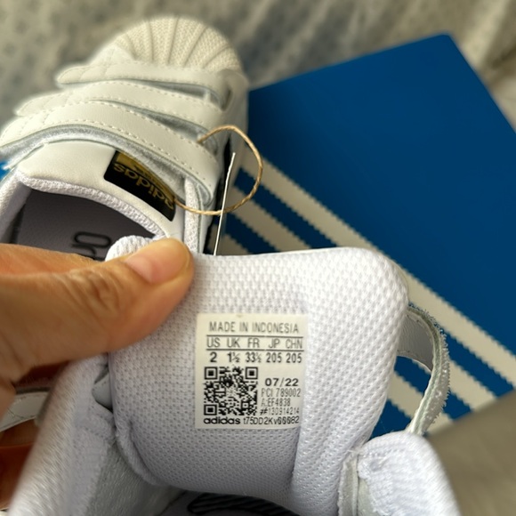 NEW Kids Youth Superstar Velcro Sneakers Shoes - Picture 16 of 16